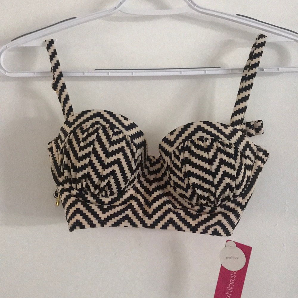 Zigzag bikini top